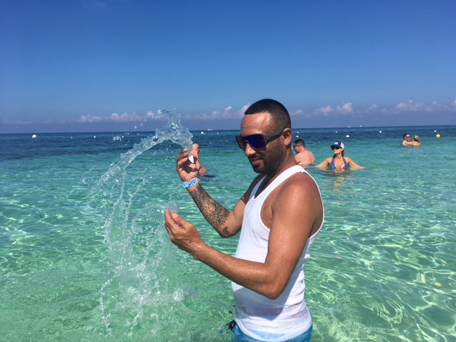 5 REASONS TO VISIT MR. SANCHOS BEACH CLUB - COZUMEL MEXICO